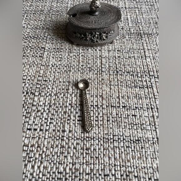 Vintage‎ Pewter Miniature Casserole Dish with Spoon Doll House - Picture 8 of 10